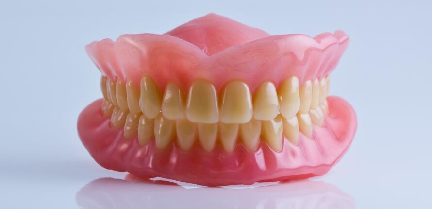 Complete-Dentures