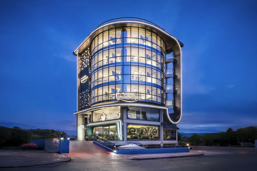 Antalya Smile Designs klinik binası
